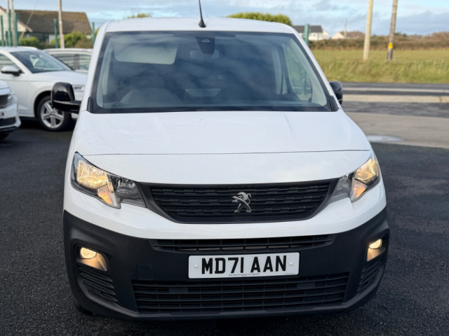 Image for 2022 Peugeot Partner BLUEHDI PROFESSIONAL PREMIUM L1