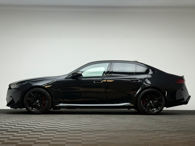 Image for 2026 BMW M5 M5 4.4 PHEV 727HP
