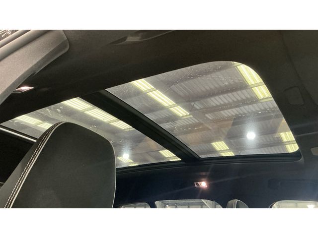 Image for 2024 Volvo XC40 T5 ULTIMATE (PAN ROOF) RECHARGE AUTOMATIC **ONE OWNER / APPLE CARPLAY / ELECTRIC SUNROOF / HARMAN KARDON SOUND / HEATED FRONT & REAR SEATS / 360 DEGREE PARKING CAMERA / WIRELESS PHONE CHARGING**
