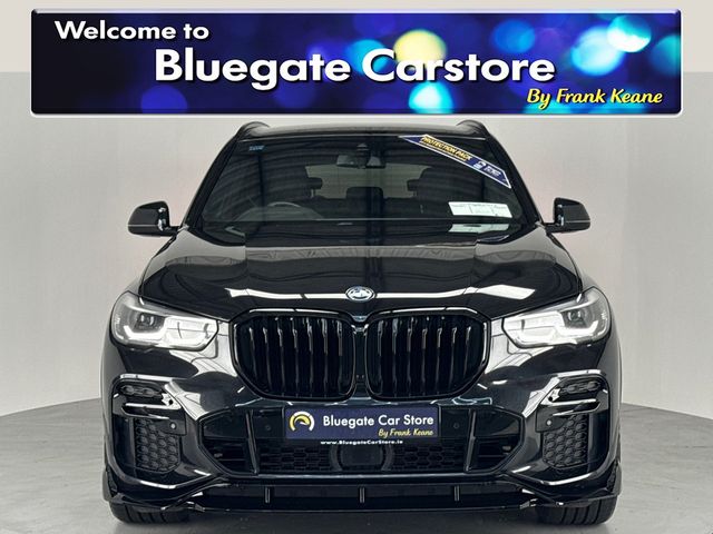 Image for 2022 BMW X5 XDRIVE45E M SPORT AUTO**M PERFORMANCE KIT** NEW 22"ALLOYS**BLACK LEATHER INTERIOR**FRONT HEATED ELECTRIC SEATS**REVERSE CAMERA**PARKING SENSORS**ELECTRIC TAILGATE**APPLECARPLAY**SATNAV**