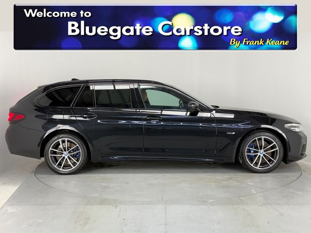 Image for 2023 BMW 5 Series 530E M SPORT AUTO **REVERSE CAMERA**ELECTRIC TAILGATE**PARKING SENSORS**APPLE CAR PLAY**MULTIFUNCTIONAL STEERING WHEEL**HEATED BROWN LEATHER INTERIOR**DUAL CLIMATE**DRIVE MODES**CRUISE CONTROL**