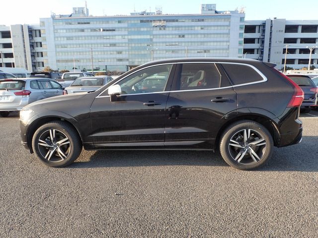 Image for 2018 Volvo XC60 2.0 D4 R-DESIGN PLUS AWD DIESEL AUTOMATIC // MASSIVE SPEC // FULL HEATED LEATHER // REVERSING CAMERA // CRUISE CONTROL // LANE ASSIST // ELECTRIC TAILGATE // UPGRADED SPORT ALLOYS