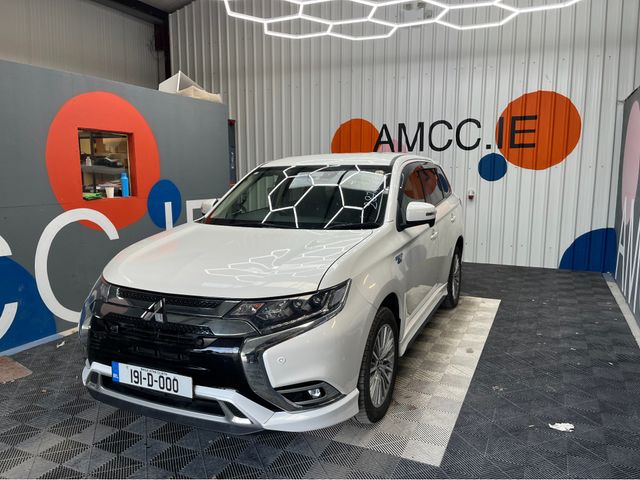 Image for 2019 Mitsubishi Outlander €21950 2019 MITSUBISHI OUTLANDER 2.4 AUTOMATIC / CRUISE CONTROL / REVERSE CAMERA / ELECTRIC MEMORY & HEATED SEATS / PADDLE SHIFTERS / HEATED STEERING WHEEL AND MORE