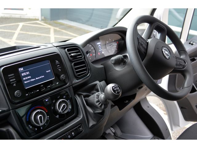 Image for 2025 Opel Movano Box body & 750kg aluminium tail lift