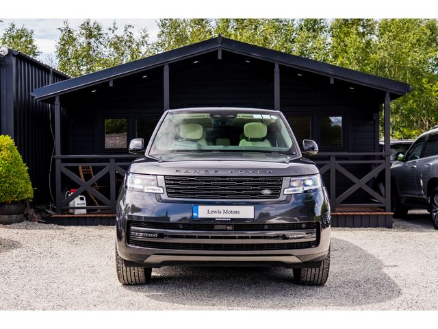 Image for 2025 Land Rover Range Rover P460e Autobiography, MERIDIAN SURROUND SOUND SYSTEM, PAN ROOF, ELECTRIC TOW BAR, AIR SUSPENSION, 360 CAMERA, HUD, MASSAGE SEATS, CHILLED CENTRE CONSOLE, HEATED & COOLED SEATS, AMBIENT LIGHTING