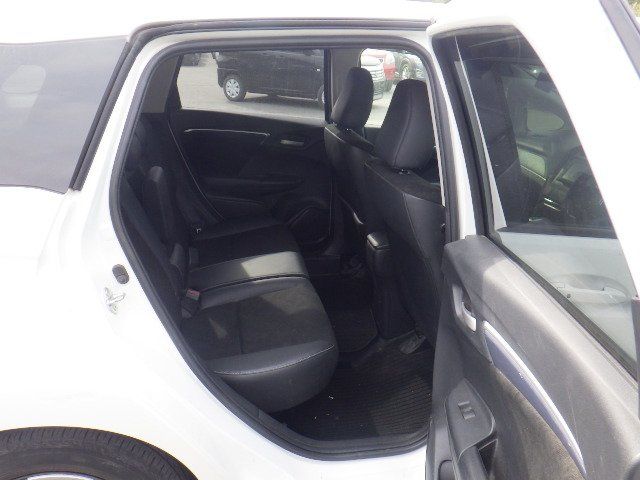 Image for 2016 Honda Shuttle 1.5 Petrol Hybrid Auto
