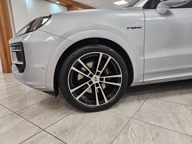 Image for 2025 Porsche Cayenne ENORMOUS SPECIFICATION 