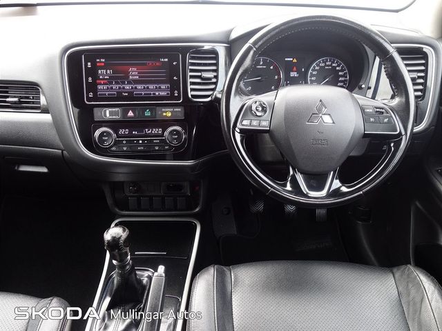 Image for 2019 Mitsubishi Outlander 2.2 DI-D 150PS 6MT 4WD 7-Seater BlackLin