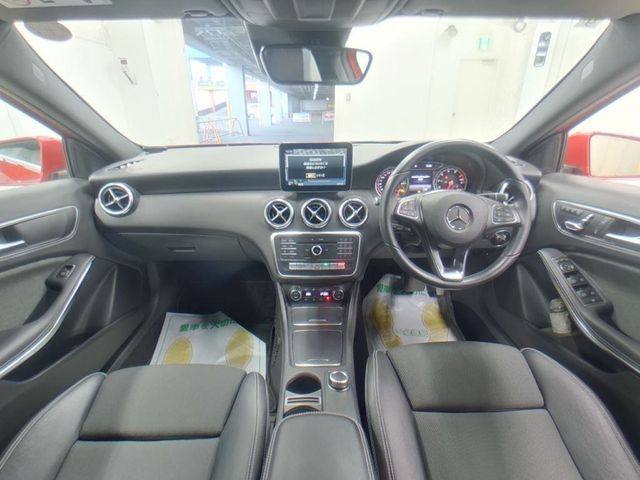 Image for 2017 Mercedes-Benz A Class A180 RADAR SAFETY EDITION - 1.6 AUTOMATIC - BLACK HALF LEATHER - 16'' FACTORY ALLOYS - CRUISE CONTROL - REAR CAMERA