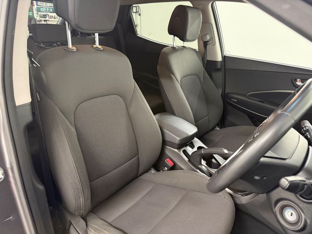 Image for 2014 Hyundai Santa Fe **SPECIAL EDITION **4WD **7 SEATS **MULTI FUNCTION STEERING WHEEL **ADAPTIVE CRUISE CONTROL **DUAL DIGITAL CLIMATE CONTROL **DIFFERENTIAL LOCK **HILL ASSIST **AUTO LIGHTS **AUTO WIPERS **STEERING WHE