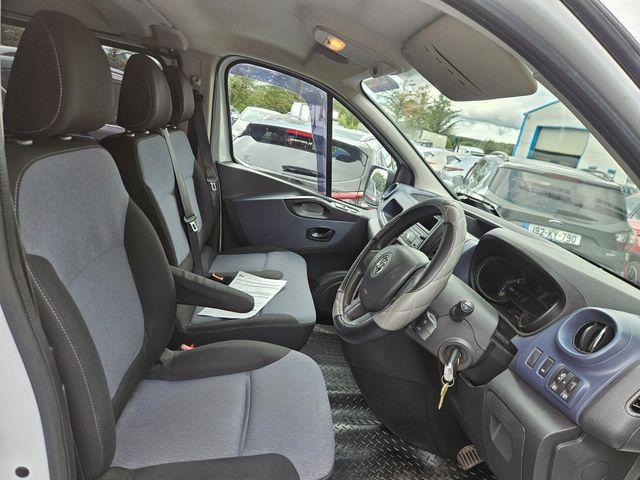 Image for 2015 Vauxhall Vivaro Crewcab Lwb 6 Seater