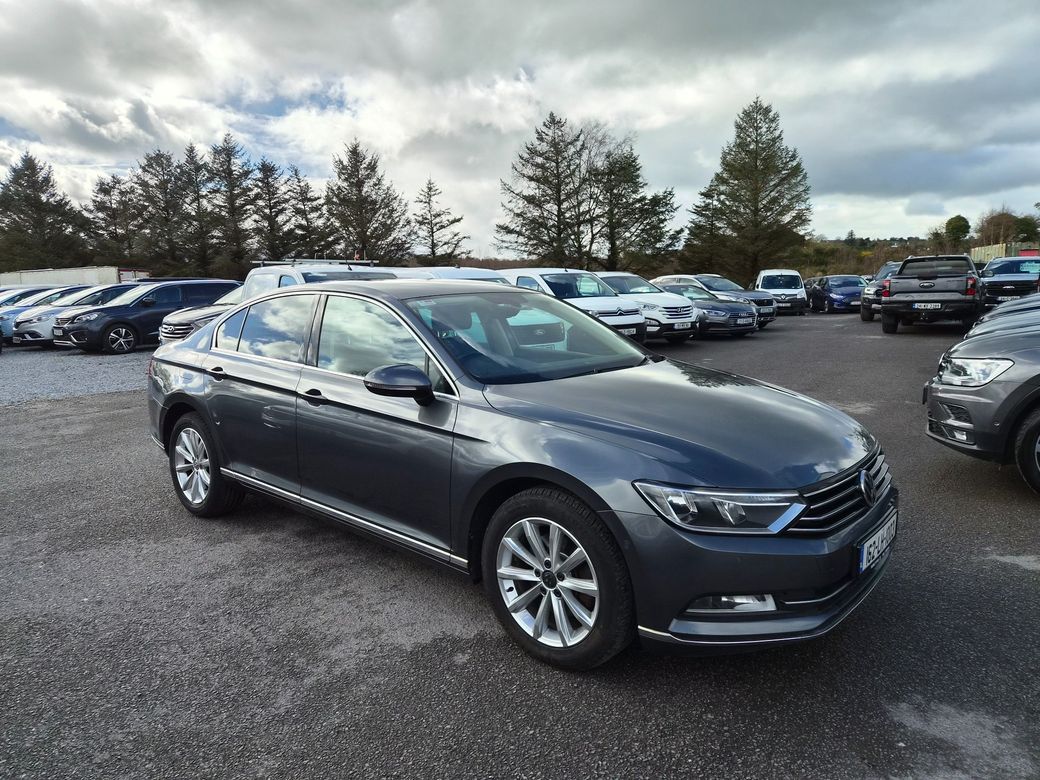 Image for 2016 Volkswagen Passat HighLine 1.6tdi M6F 120HP 4DR