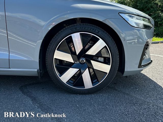 Image for 2025 Volvo V60 PHEV T6 (350hp) Plus Dark AWD