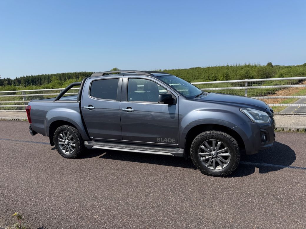 Image for 2020 Isuzu D-MAX BLADE DCB