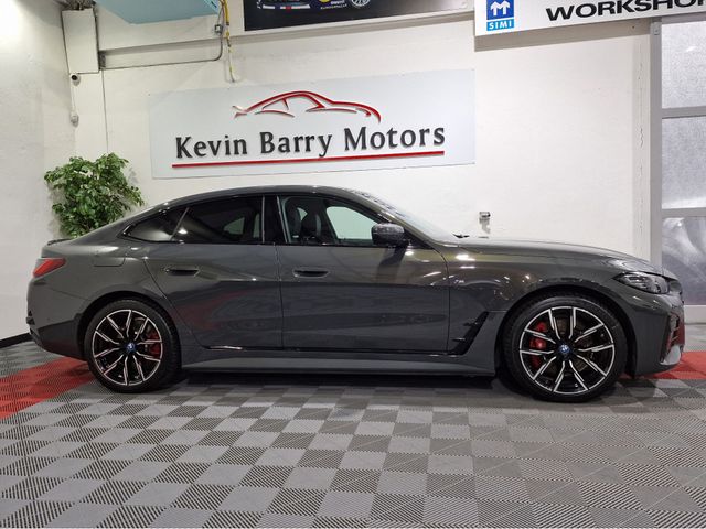 Image for 2022 BMW i4 40 M SPORT (MASSIVE SPEC) AUTOMATIC **ONE OWNER / APPLE CARPLAY / COMFORT ACCESS / ELECTRIC & MEMORY SEATS / HARMAN KARDON SOUND / HEADS UP DISPLAY / REVERSE CAMERA / WIRELESS PHONE CHARGING**
