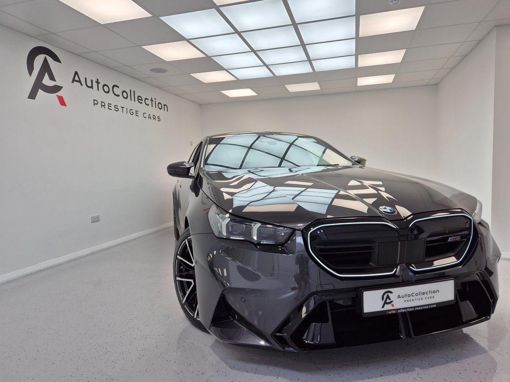 Image for 2024 BMW M5 **4.4 TWIN TURBO V8 HYBRID **727BHP**M-CARBON EXTERIOR STYLING**DRIVE ASSIST PRO** 