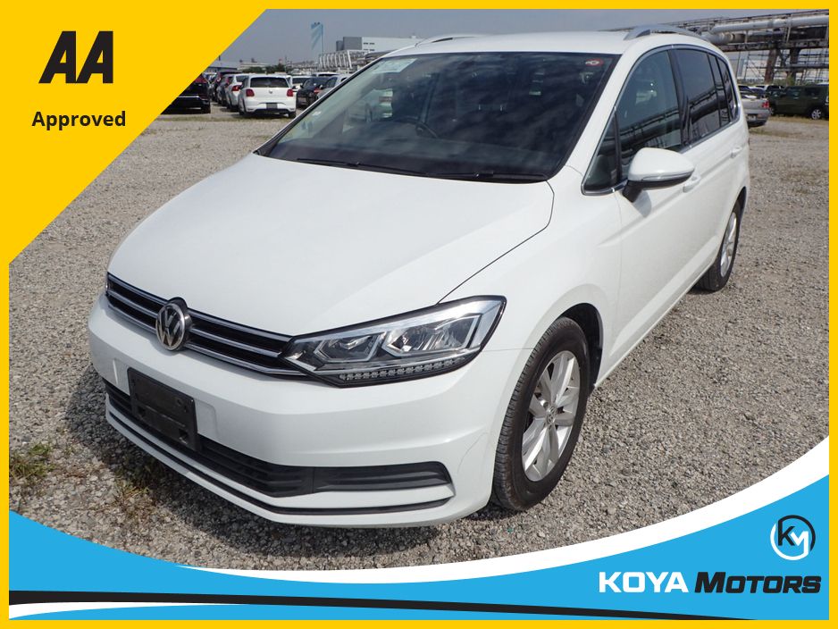 Image for 2018 Volkswagen Touran 7SEATER=2.0 TDI COMFORTLINE PLUS DIESEL AUTOMATIC // APPLE CARPLAY // ANDROID AUTO // REVERSING CAMERA // CRUISE CONTROL // LANE ASSIST // VW MATRIX LIGHTING // FULL PRIVACY PACK // UPGRADED ALLOYS 