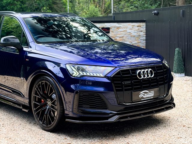 Image for 2022 Audi Q7 2022 (221) Audi Q7 S Line Black Edition 55 TFSI e