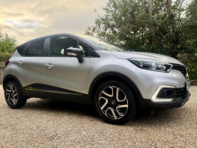 Image for 2019 Renault Captur ICONIC DCI 90 