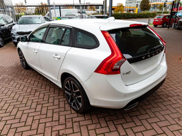 Image for 2017 Volvo V60 2.0D4 SE LUXURY DELUXE 5DR ESTATE AUTOMATIC // MINT CONDITION WITH ONLY 96, 000 KMS // BUY WITH CONFIDENCE AA AND SIMI APPROVED DEALER 2025 // FINANCE ARRANGED // ALL TRADE INS WELCOME // 