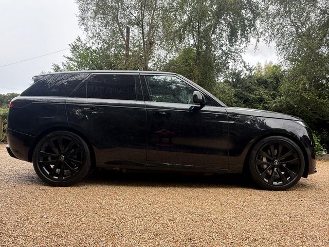 Image for 2024 Land Rover Range Rover Sport DYNAMIC SE P460e Black Pack