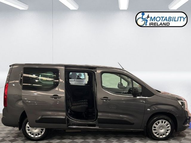 Image for 2022 Opel Combo Wheelchair Accessible