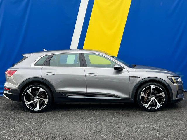 Image for 2021 Audi e-tron 50 QUATTRO // ADAPTIVE AIR SUSPENSION // NEW 22" RSQ8 ALLOYS // SERVICE HISTORY 