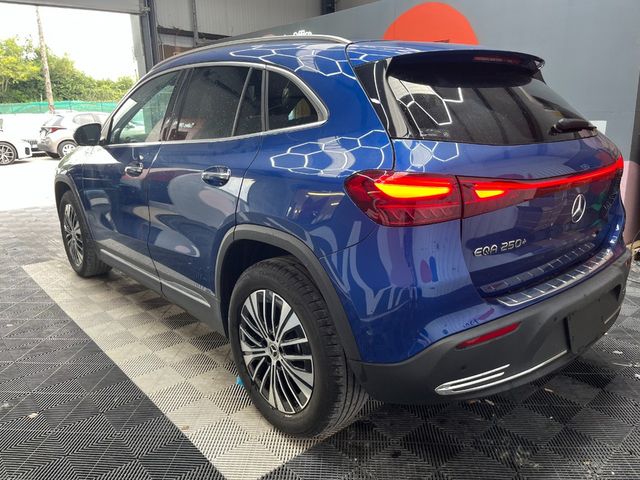 Image for 2024 Mercedes-Benz EQA 2024 MERCEDES-BENZ EQA250+ AUTOMATIC / CRUISE CONTROL / PARKING CAMERA / ELECTRIC MEMORY & HEATED SEATS / PADDLE SHIFTERS / PANORAMIC SUNROOF / AMBIENT LIGHTS / APPLE CARPLAY AND MORE