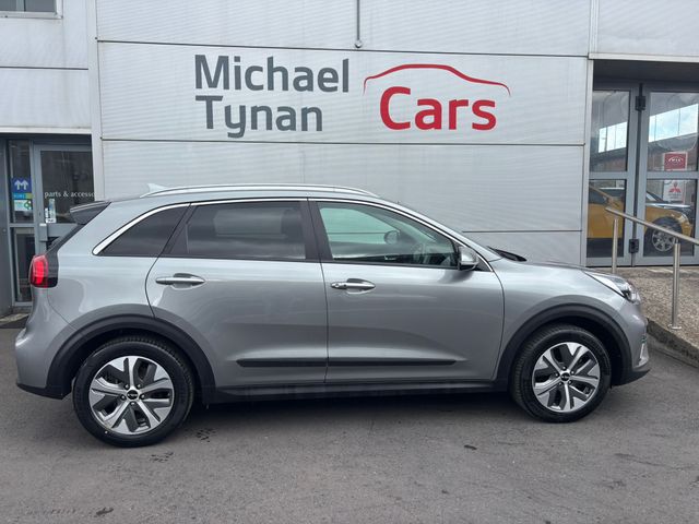 Image for 2022 Kia e-Niro 64kwh Long Range, Auto, CarPlay, Camera, Privacy Glass, 17" Alloys, Cruise Control, 1/2 Leather