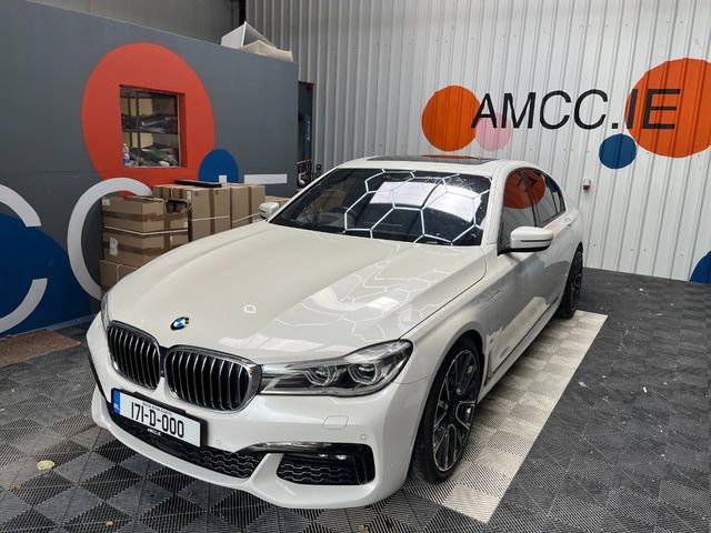 Image for 2017 BMW 7 Series 2017 BMW 740E iPERFORMANCE 2.0 AUTOMATIC / CRUISE CONTROL / 360 CAMERA / ELECTRIC MEMORY MASSAGING & HEATED SEATS / PADDLE SHIFTERS / AMBIENT LIGHTS / PANORAMIC SUNROOF AND MORE