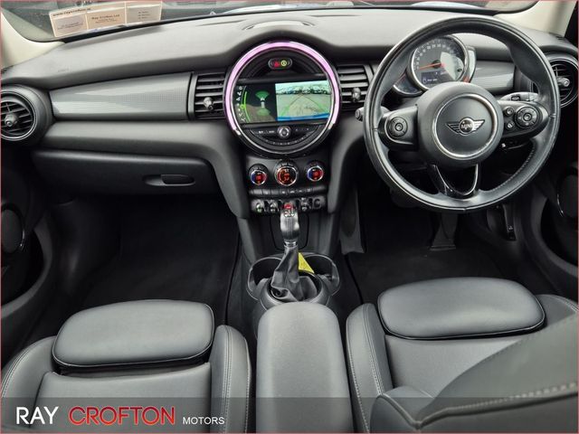 Image for 2018 Mini Cooper Cooper D Auto