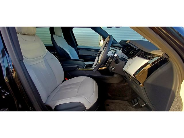 Image for 2025 Land Rover Range Rover Sport P460E DYNAMIQUE SE * TINY KMS*LIGHT CLOUD INTERIOR*