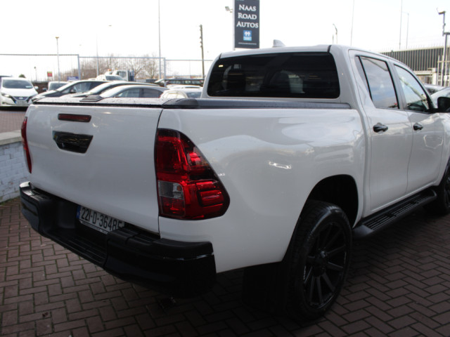 Image for 2022 Toyota Hilux 2.4 D-4D ICON SPORT EDITION DOUBLE CAB AUTOMATIC WITH CANOPY // 1 OWNER WITH STAMPED TOYOTA SERVICE HISTORY // NEVER BEEN USED FOR TOWING SO NO TOW BAR // BUY WITH CONFIDENCE AA AND SIMI APPROVED 25