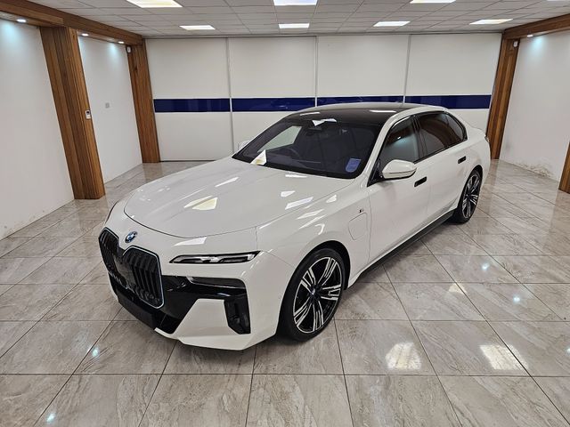 Image for 2025 BMW 7 Series M SPORT 