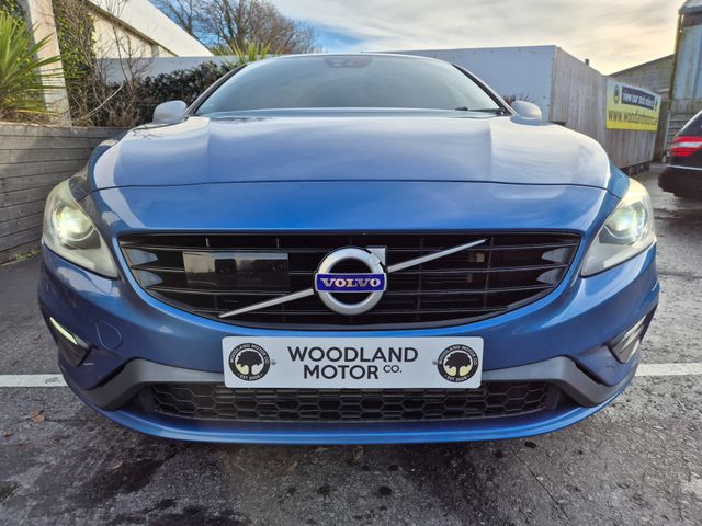 Image for 2017 Volvo V60 2.0 D4 / R-DESIGN WITH SUNROOF / TOP SPORT SPEC / TAX €270 (172 REG)