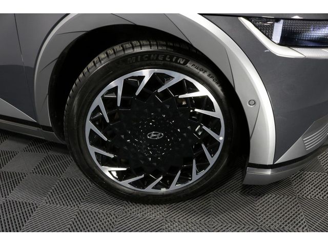 Image for 2025 Hyundai Ioniq 5 PLATINUM 84 kWh EV LOW MILEAGE 