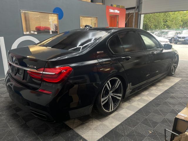 Image for 2016 BMW 7 Series 2016 BMW 740 E IPERFORMANCE SPORT 2.0 AUTOMATIC / CRUISE CONTROL / PARKING CAMERA / ELECTRIC MEMORY HEATED & MASSAGING SEATS / AMBIENT LIGHTS / PANORAMIC SUNROOF AND MORE