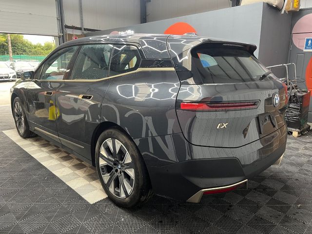Image for 2022 BMW iX 2022 BMW IX AUTOMATIC / CRUISE CONTROL / PARKING CAMERA / ELECTRIC MEMORY & HEATED SEATS / HEATED STEERING WHEEL / APPLE CARPLAY AND MORE