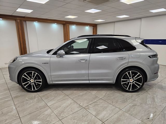 Image for 2025 Porsche Cayenne ENORMOUS SPECIFICATION 