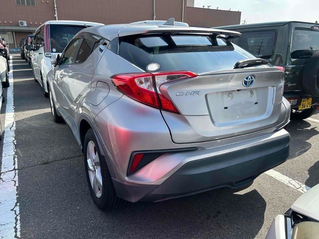 Image for 2017 Toyota C-HR 1.8 HYBRID AUTOMATIC SUV - FACTORY ALLOYS - CRUISE CONTROL - REAR CAMERA