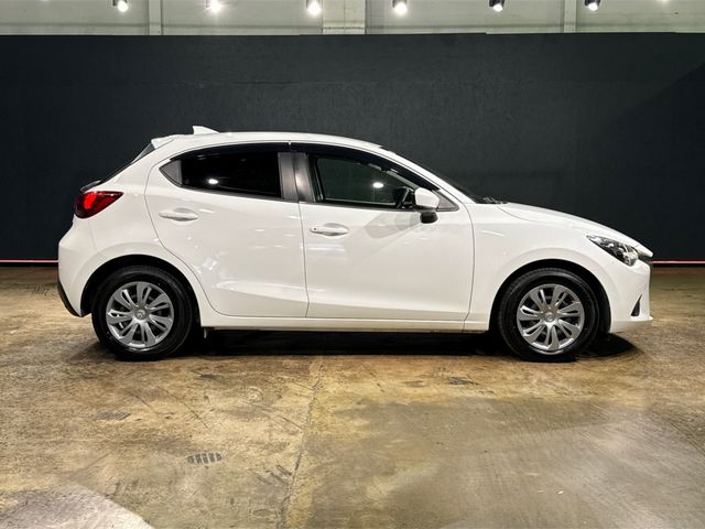 Image for 2019 Mazda Demio 1.5 AUTOMATIC - PUSH BUTTON START/STOP - PARKING SENSORS - A/C HEATING CONTROLS