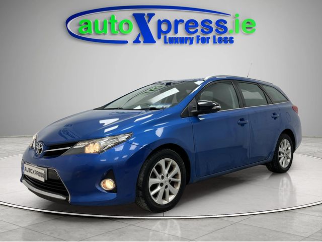 Image for 2015 Toyota Auris Dual Tour Sport, Manual, Reversing camera