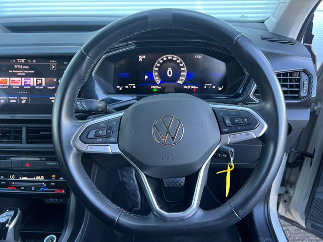 Image for 2023 Volkswagen T-Cross LIFE 1.0 TSI // APPLE CARPLAY/ANDROID AUTO // ADAPTIVE CRUISE CONTROL // DIGITAL CLUSTER