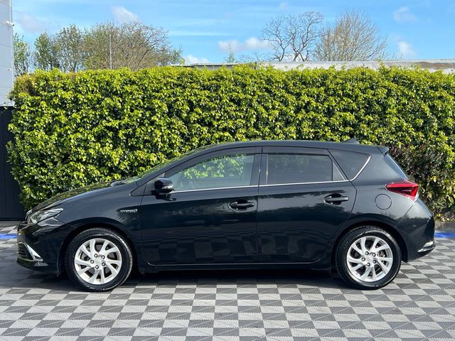 Image for 2016 Toyota Auris 1.8 HYBRID // REVERSE CAMERA // APPLE CARPLAY/ANDROID AUTO // LANE ASSIST 