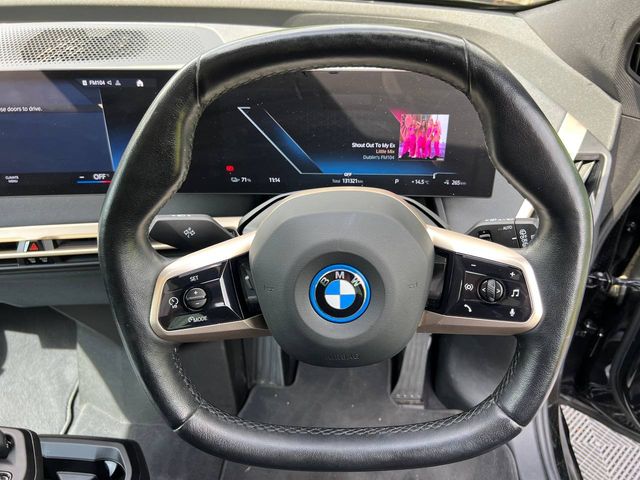 Image for 2022 BMW iX XDRIVE40 76.6KWH // PANORAMIC SUNROOF // LEATHER HEATED & POWERED SEATS // VIRTUAL COCKPIT 