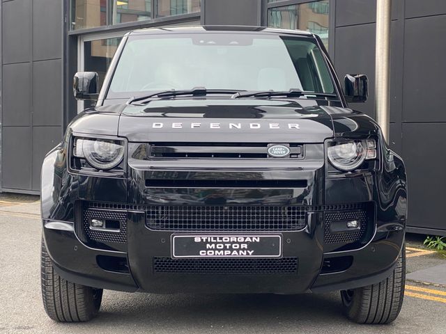 Image for 2025 Land Rover Defender 110 *6 Seater* Black Edition 
