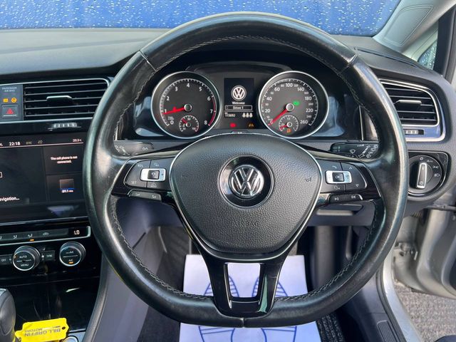 Image for 2017 Volkswagen Golf HIGHLINE 1.4 TSI AUTO // 17" ALLOYS // MULTIMEDIA DISPLAY // DUAL ZONE CLIMATE CONTROL