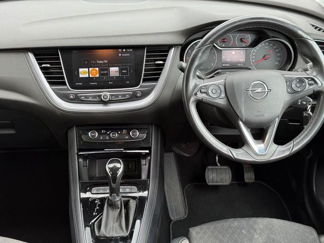 Image for 2019 Opel Grandland X SRi 1.2i AUTOMATIC 130PS