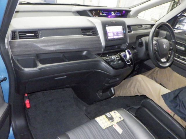 Image for 2016 Honda Freed 1.5 Petrol Hybrid Auto