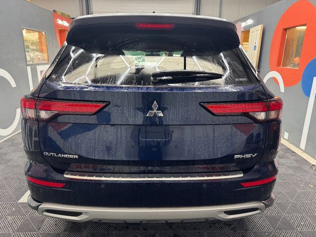 Image for 2023 Mitsubishi Outlander 2023 MITSUBISHI OUTLANDER PHEV 4WD P 2.4 AUTOMATIC / CRUISE CONTROL / 360 CAMERA / ELECTRIC MEMORY & HEATED SEATS / HEATED STEERING WHEEL / PADDLE SHIFTERS / 7 SEATS OPTION AND MORE